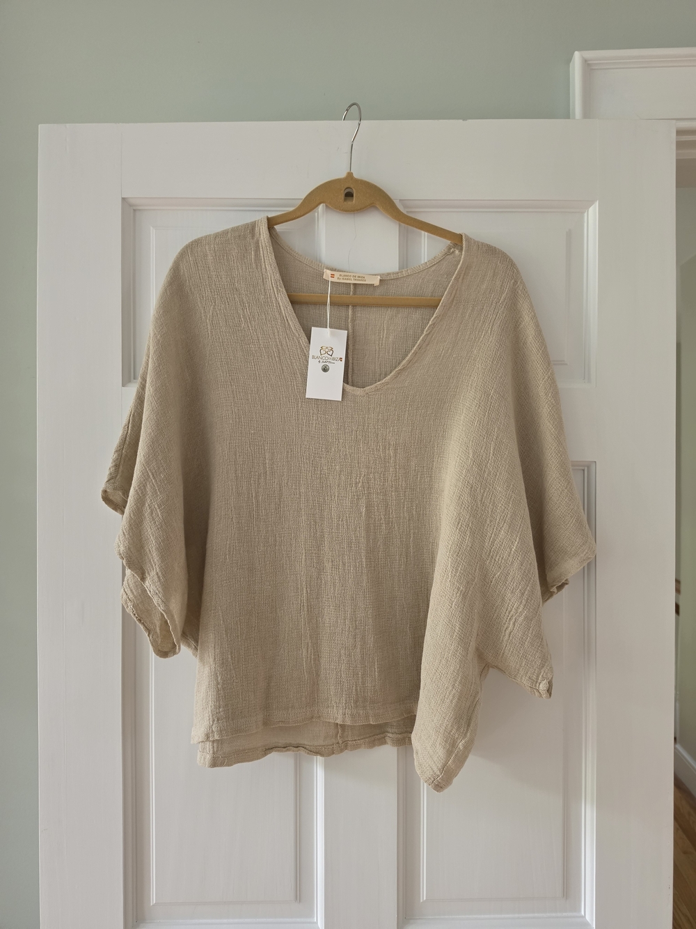 NWT Blanco De Ibiza By Isabel Tavares Lightweight Beige V-Neck Linen Top